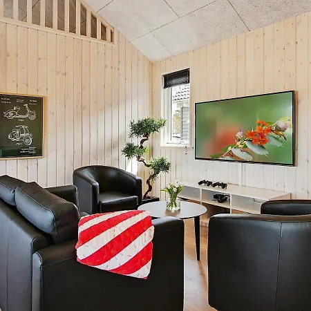 18 Person In Bl Vand Holiday home Blavand