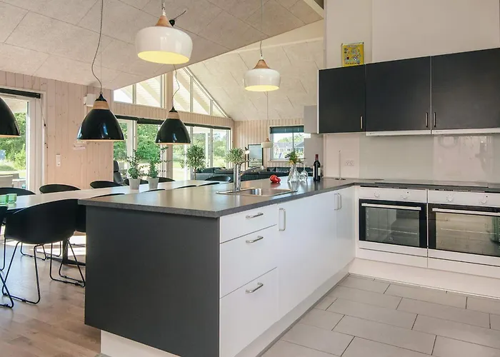 Luxury Pool Retreat In - By Traum *